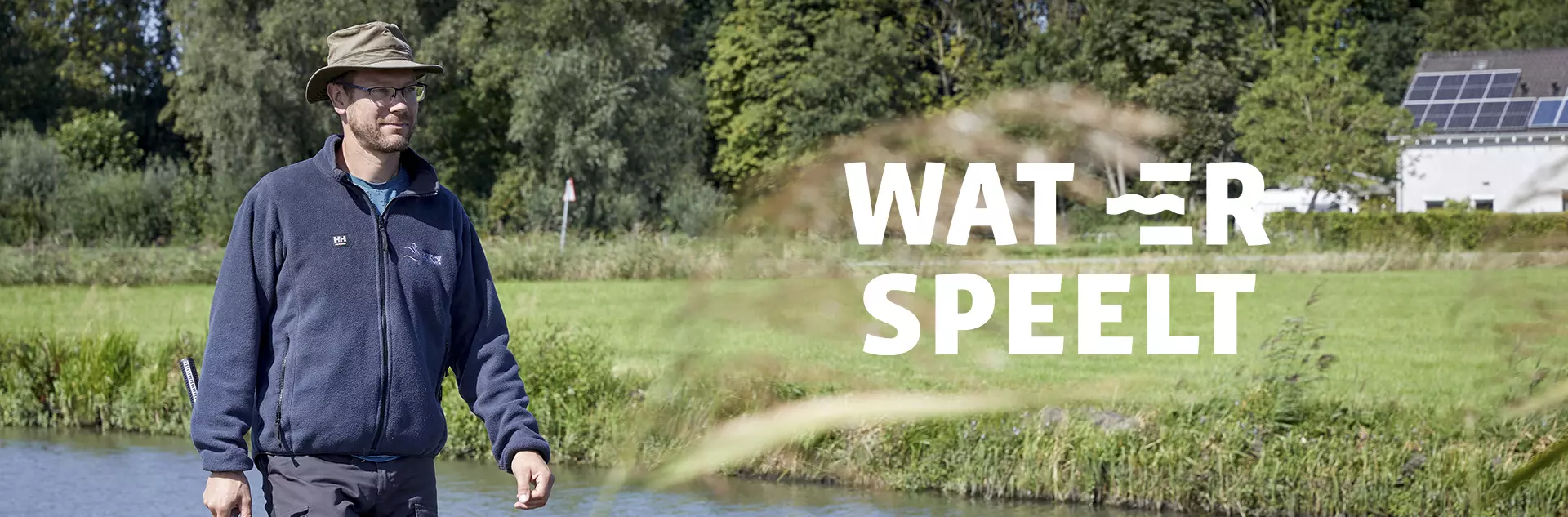 Afbeelding van een muskusrattenbeheerder met speurhond met daarop de tekst Wat er werkt.